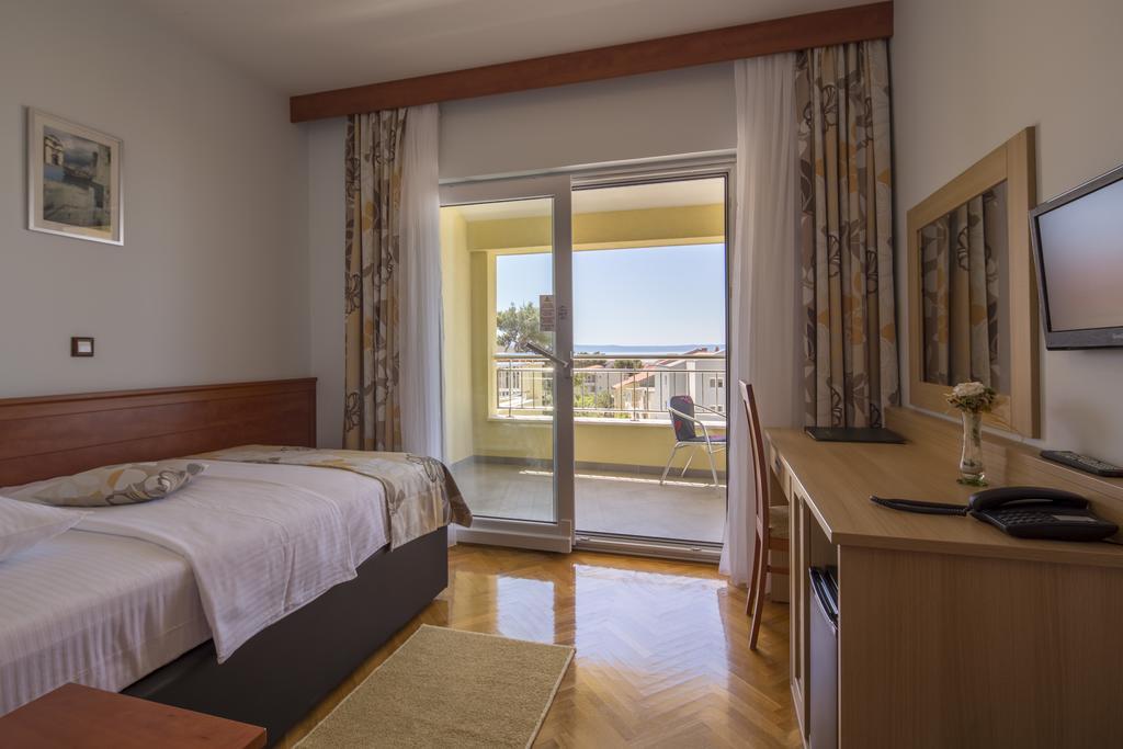 Dorijini Dvori Bed and Breakfast Baška Voda Εξωτερικό φωτογραφία