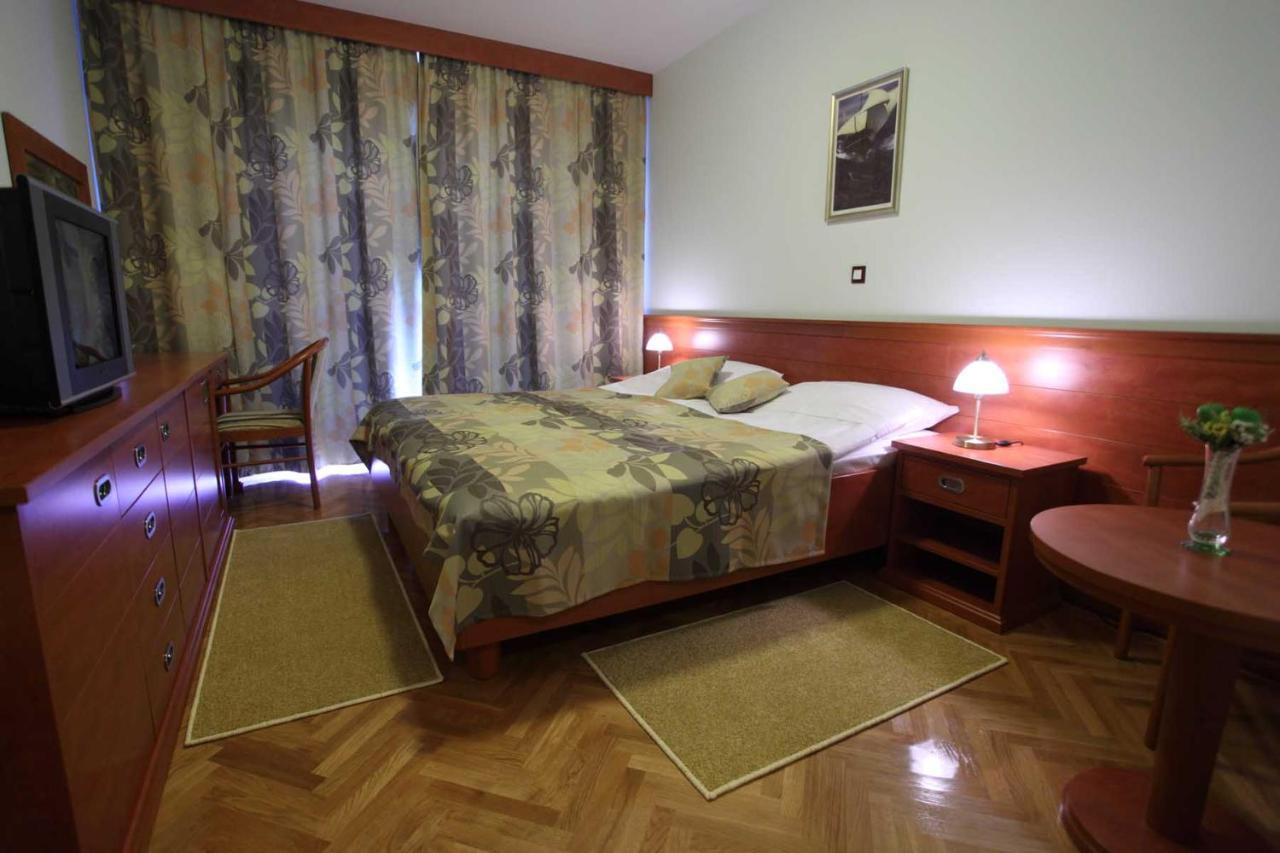 Dorijini Dvori Bed and Breakfast Baška Voda Εξωτερικό φωτογραφία